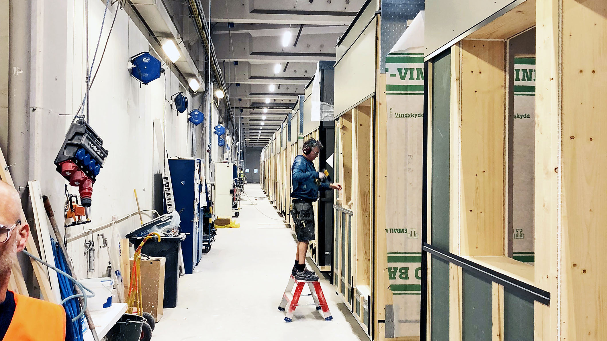 Produktion af Expandia-moduler hos Moelven